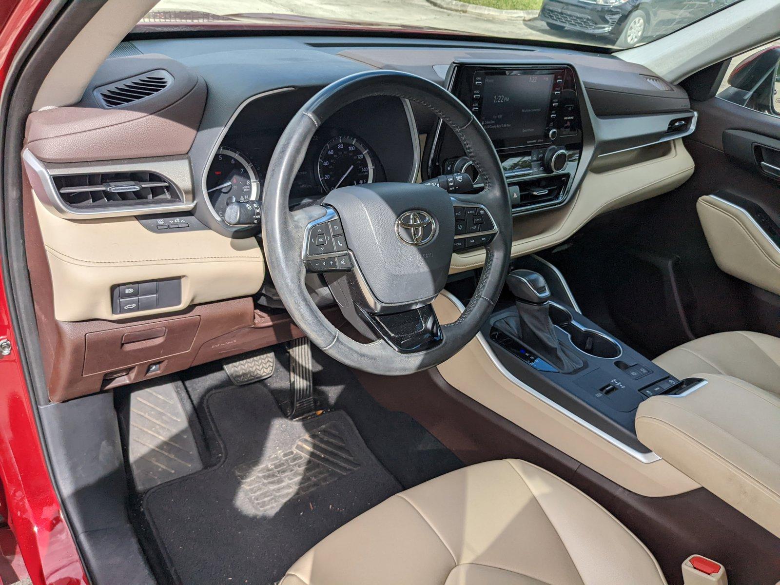 2021 Toyota Highlander Vehicle Photo in Davie, FL 33331