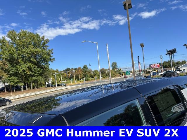 2025 GMC HUMMER EV SUV Vehicle Photo in CHICOPEE, MA 01020-5001