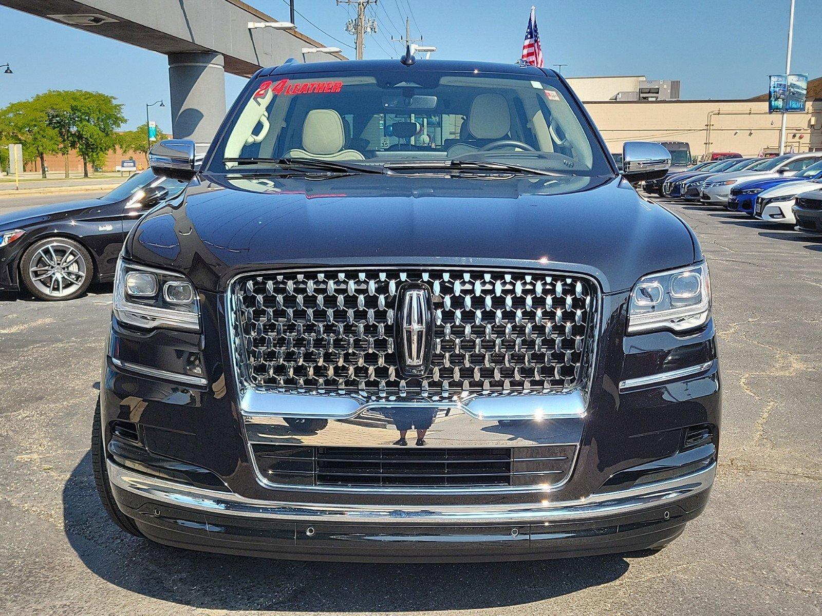 2024 Lincoln Navigator L Vehicle Photo in Saint Charles, IL 60174