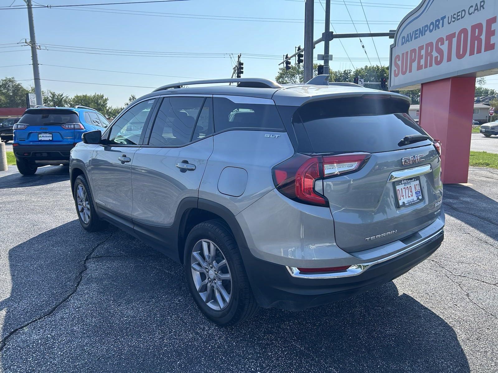 2023 GMC Terrain Vehicle Photo in Cedar Rapids, IA 52402