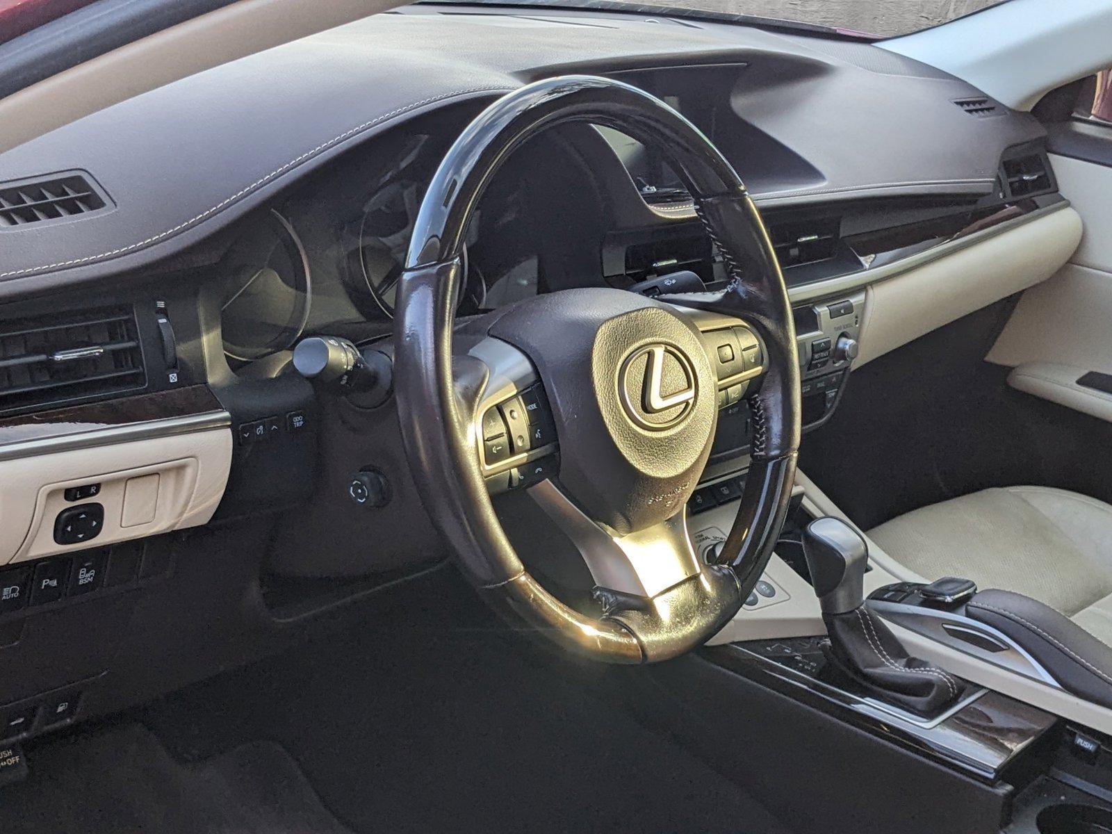 2016 Lexus ES 300h Vehicle Photo in Tampa, FL 33614