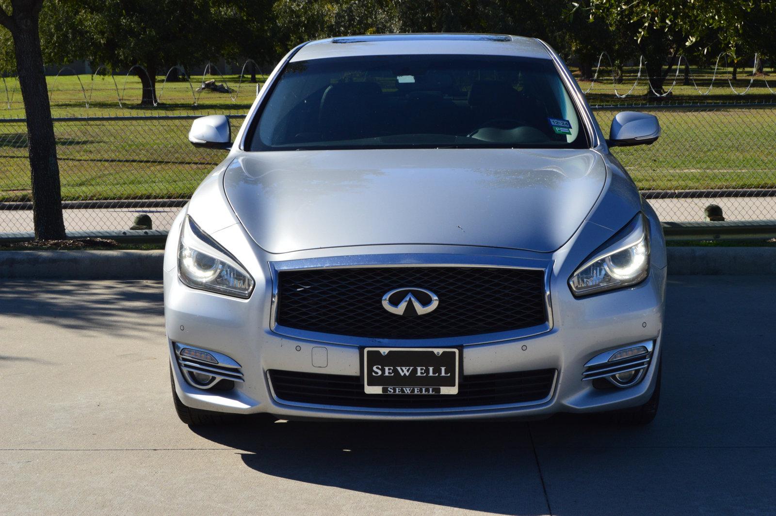 2015 INFINITI Q70 Vehicle Photo in Houston, TX 77090