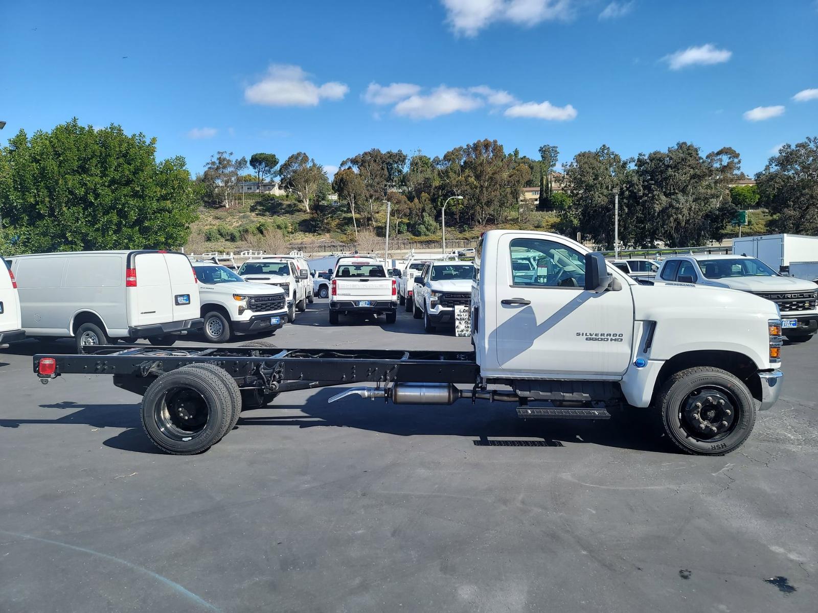 2023 Chevrolet Silverado Chassis Cab Vehicle Photo in LA MESA, CA 91942-8211