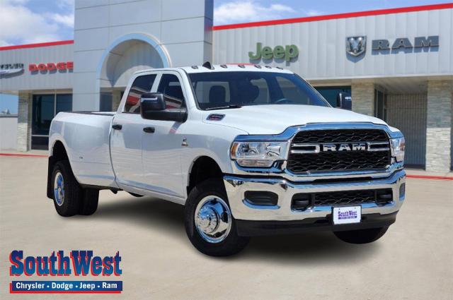 2024 Ram 3500 Vehicle Photo in Cleburne, TX 76033