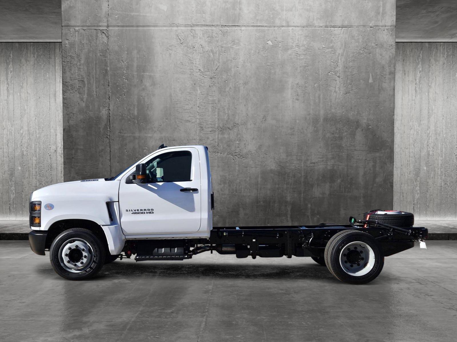 2024 Chevrolet Silverado 4500 HD Vehicle Photo in AMARILLO, TX 79103-4111