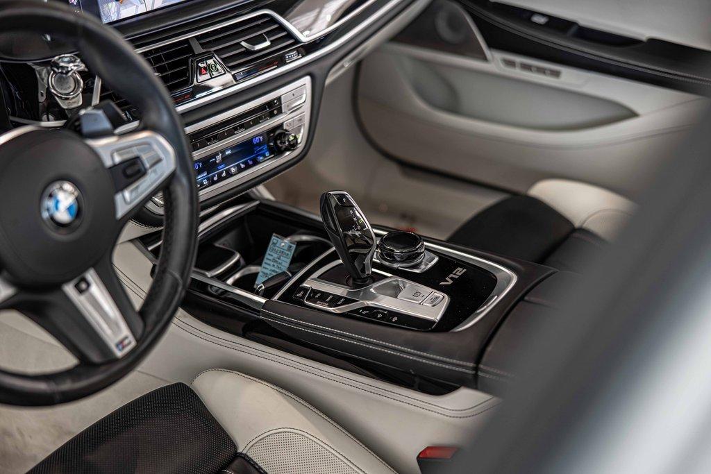 2018 BMW M760i xDrive Vehicle Photo in Saint Charles, IL 60174