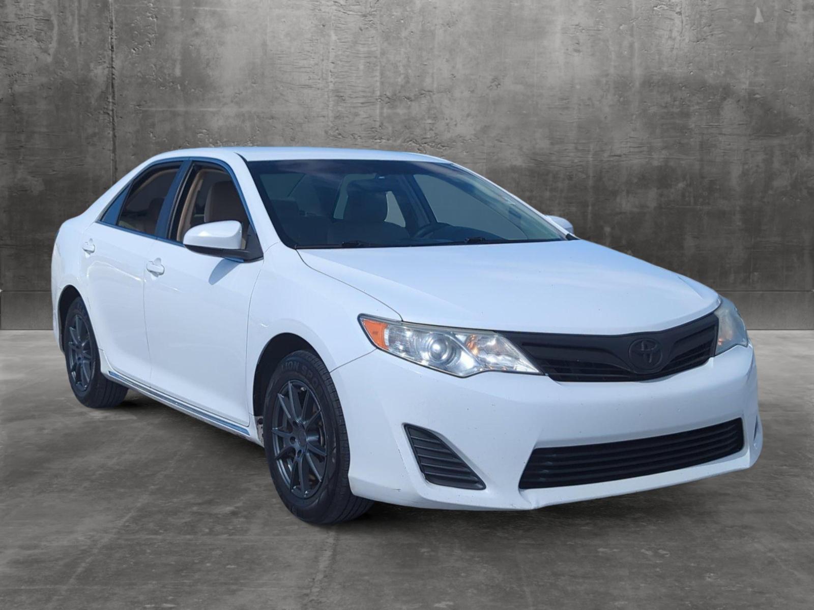 2013 Toyota Camry Hybrid Vehicle Photo in Ft. Myers, FL 33907