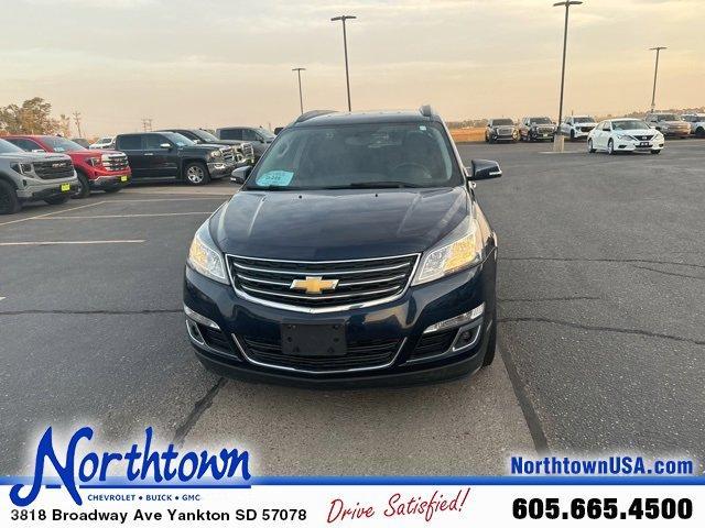 Used 2017 Chevrolet Traverse 2LT with VIN 1GNKVHKD0HJ193160 for sale in Yankton, SD