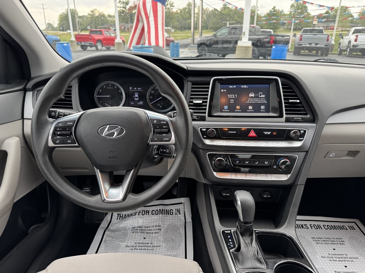 2018 Hyundai Sonata Vehicle Photo in BOONVILLE, IN 47601-9633