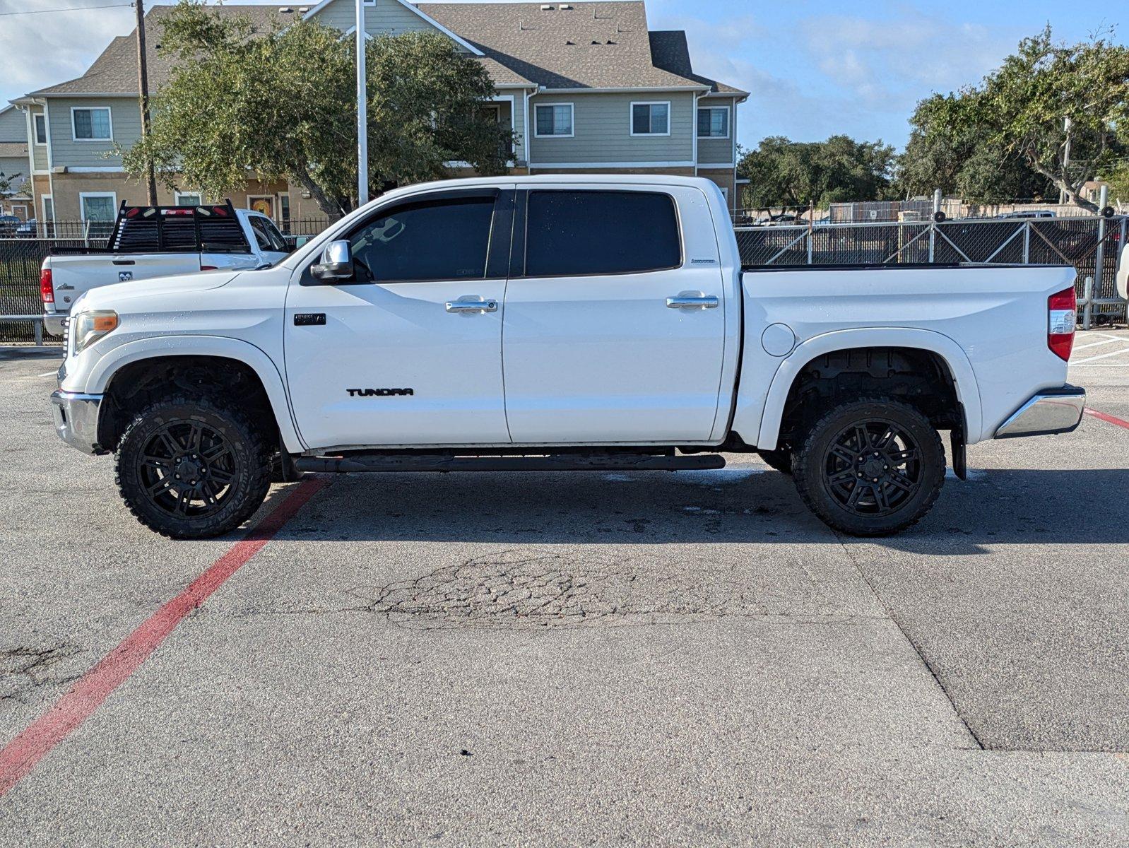 2017 Toyota Tundra 4WD Vehicle Photo in Corpus Christi, TX 78415