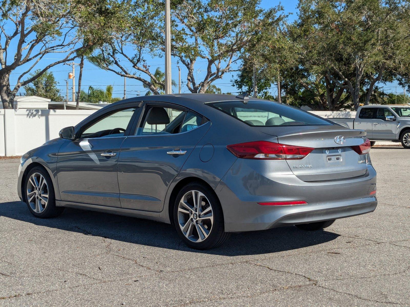 2017 Hyundai ELANTRA Vehicle Photo in St. Petersburg, FL 33713