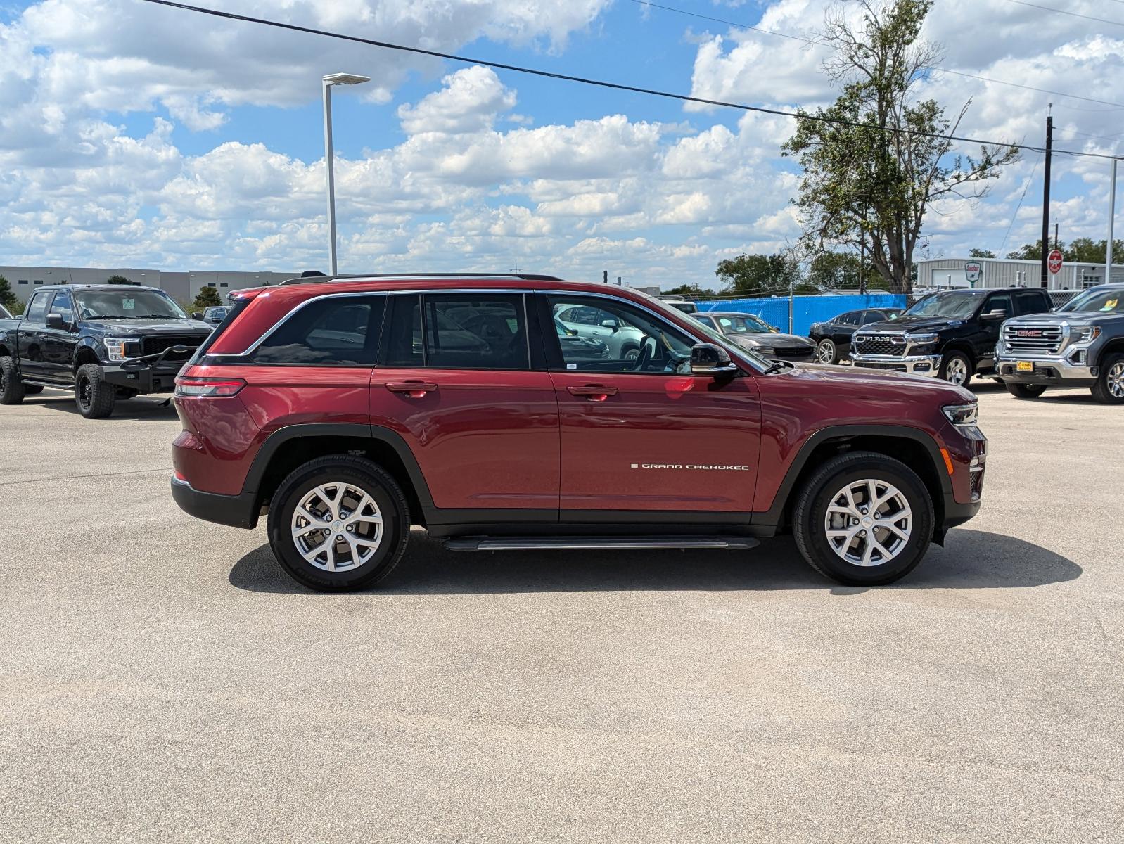 2022 Jeep Grand Cherokee Vehicle Photo in Seguin, TX 78155