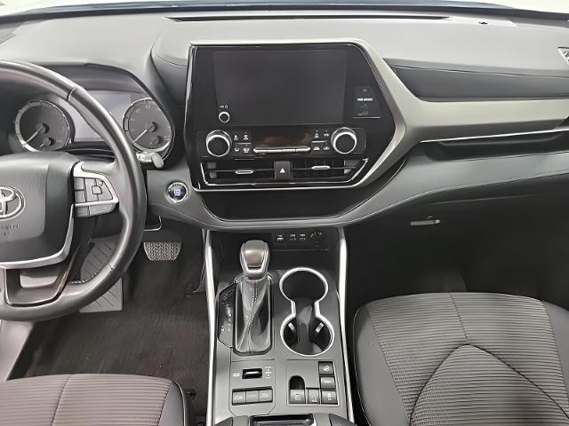 2023 Toyota Highlander Vehicle Photo in Green Bay, WI 54304