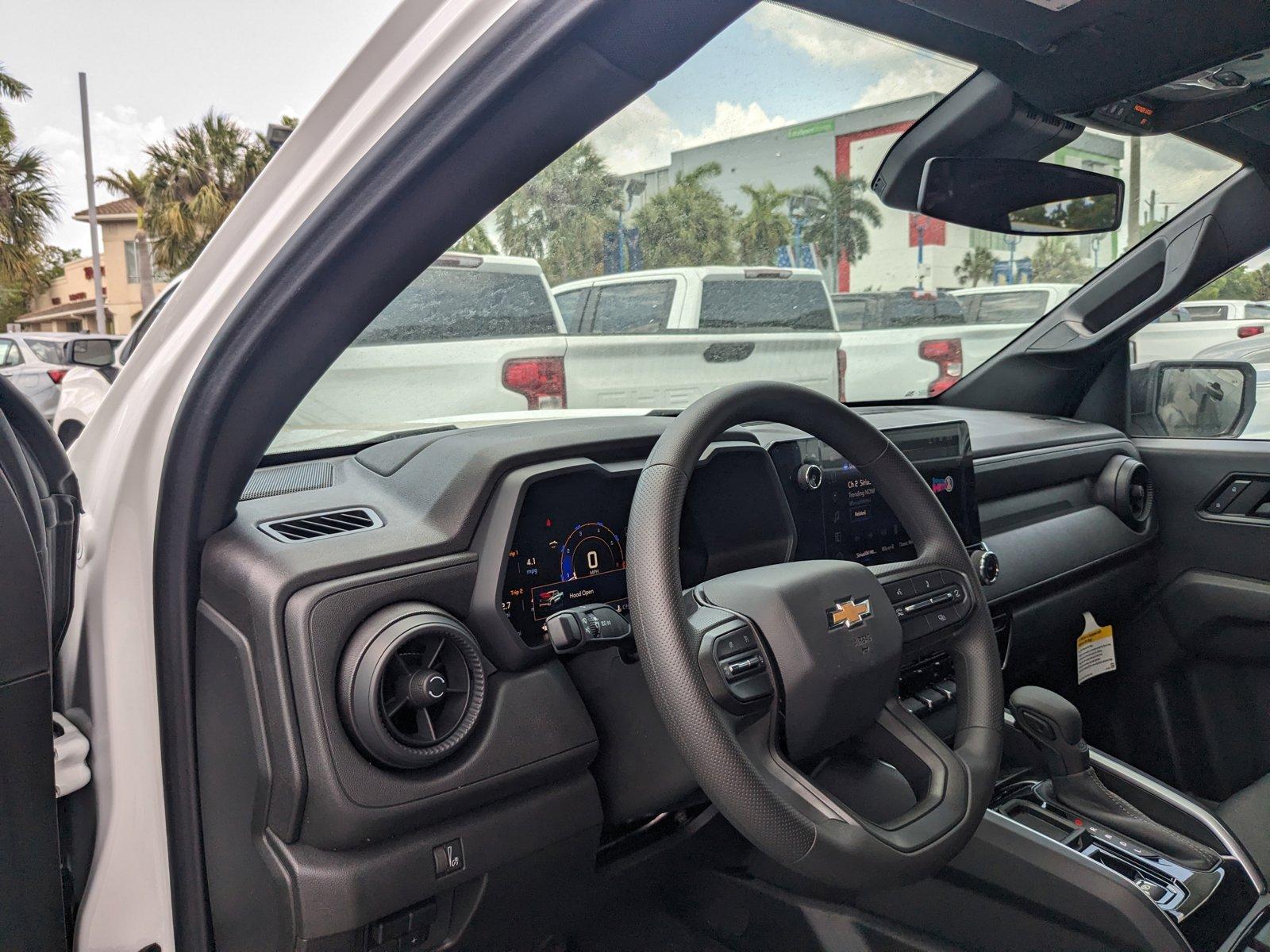 2024 Chevrolet Colorado Vehicle Photo in MIAMI, FL 33172-3015