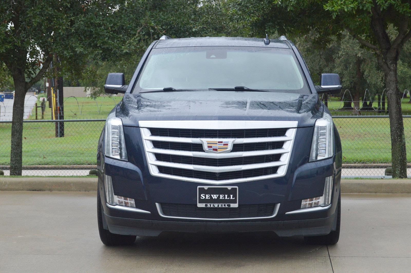 2017 Cadillac Escalade Vehicle Photo in Houston, TX 77090