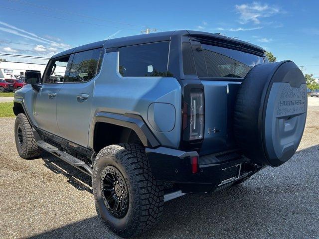 2024 GMC HUMMER EV SUV Vehicle Photo in JACKSON, MI 49202-1834