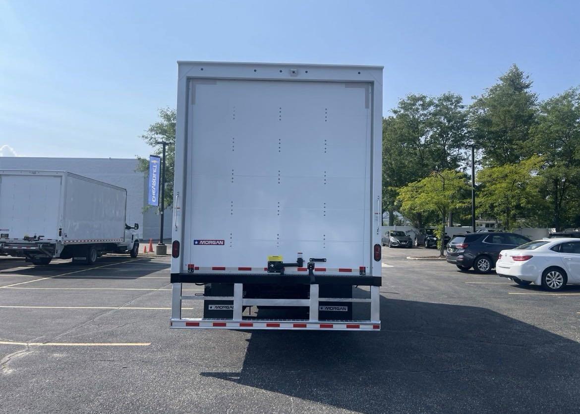 2022 Chevrolet Silverado Chassis Cab Vehicle Photo in Plainfield, IL 60586