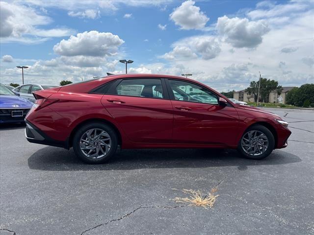 2024 Hyundai ELANTRA Vehicle Photo in O'Fallon, IL 62269