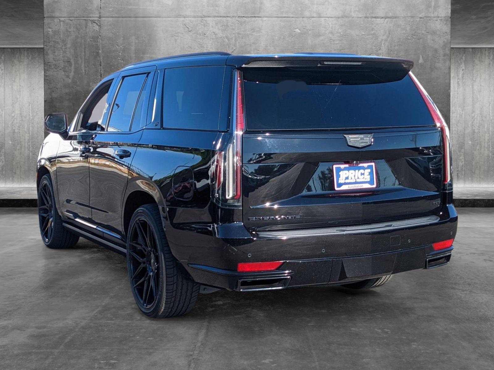 2022 Cadillac Escalade Vehicle Photo in VALENCIA, CA 91355-1705