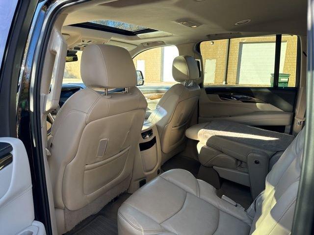 2019 Cadillac Escalade ESV Vehicle Photo in MEDINA, OH 44256-9631