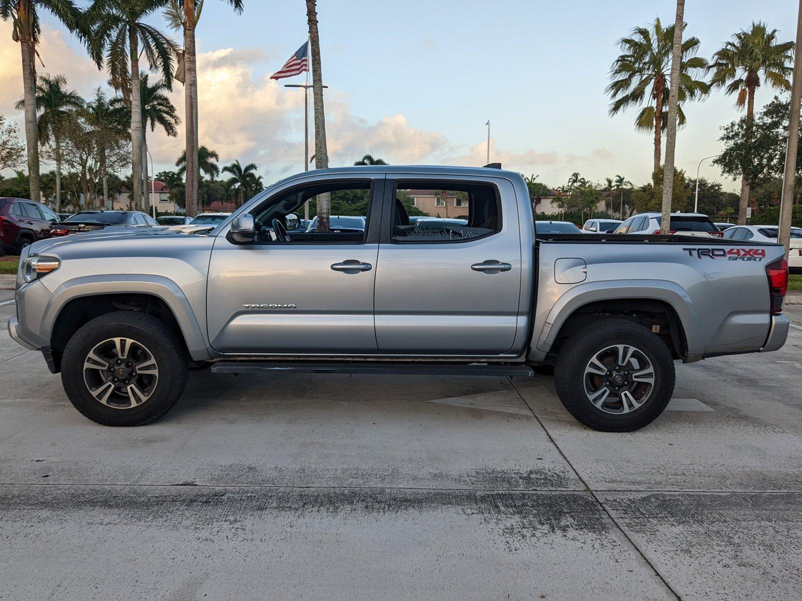 2019 Toyota Tacoma 4WD Vehicle Photo in Davie, FL 33331