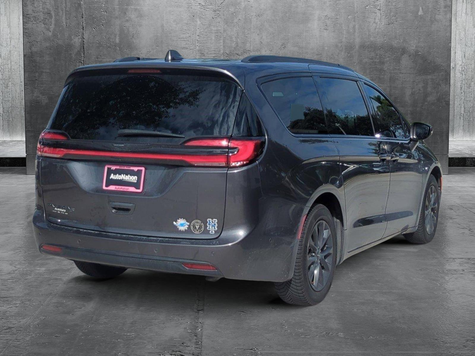 2021 Chrysler Pacifica Vehicle Photo in Pembroke Pines, FL 33027