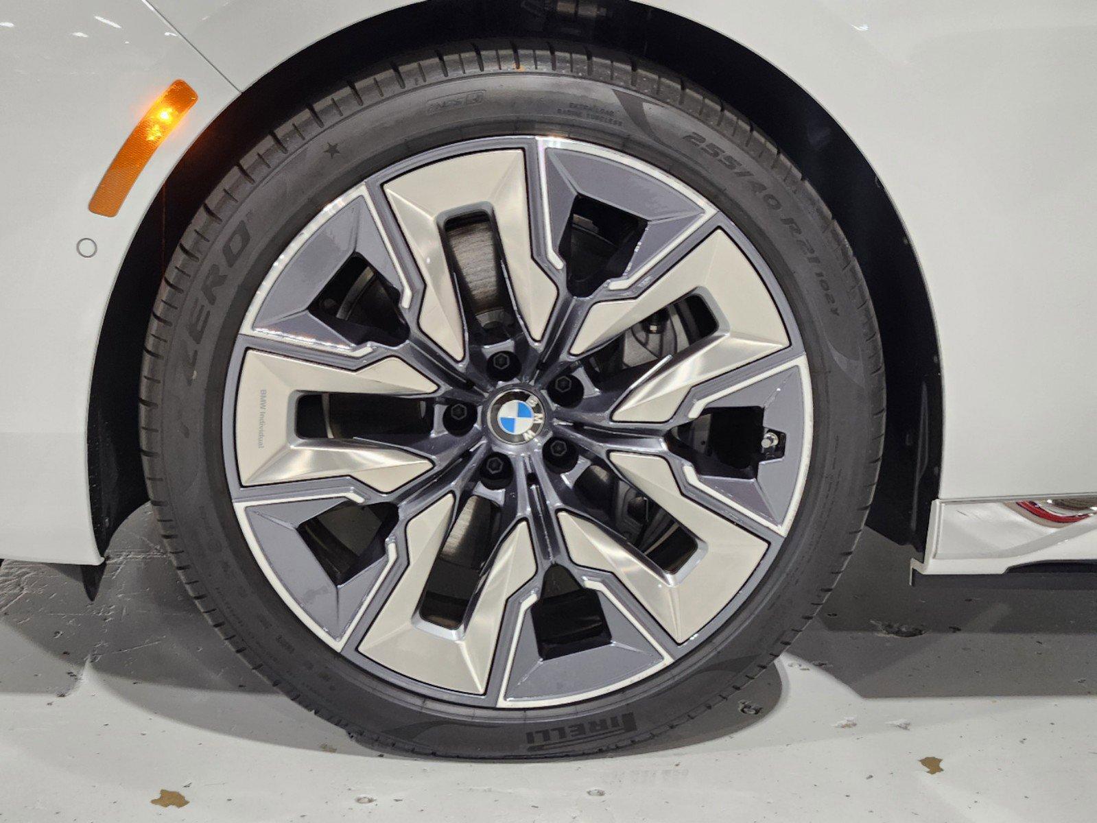 2024 BMW i7 Vehicle Photo in GRAPEVINE, TX 76051