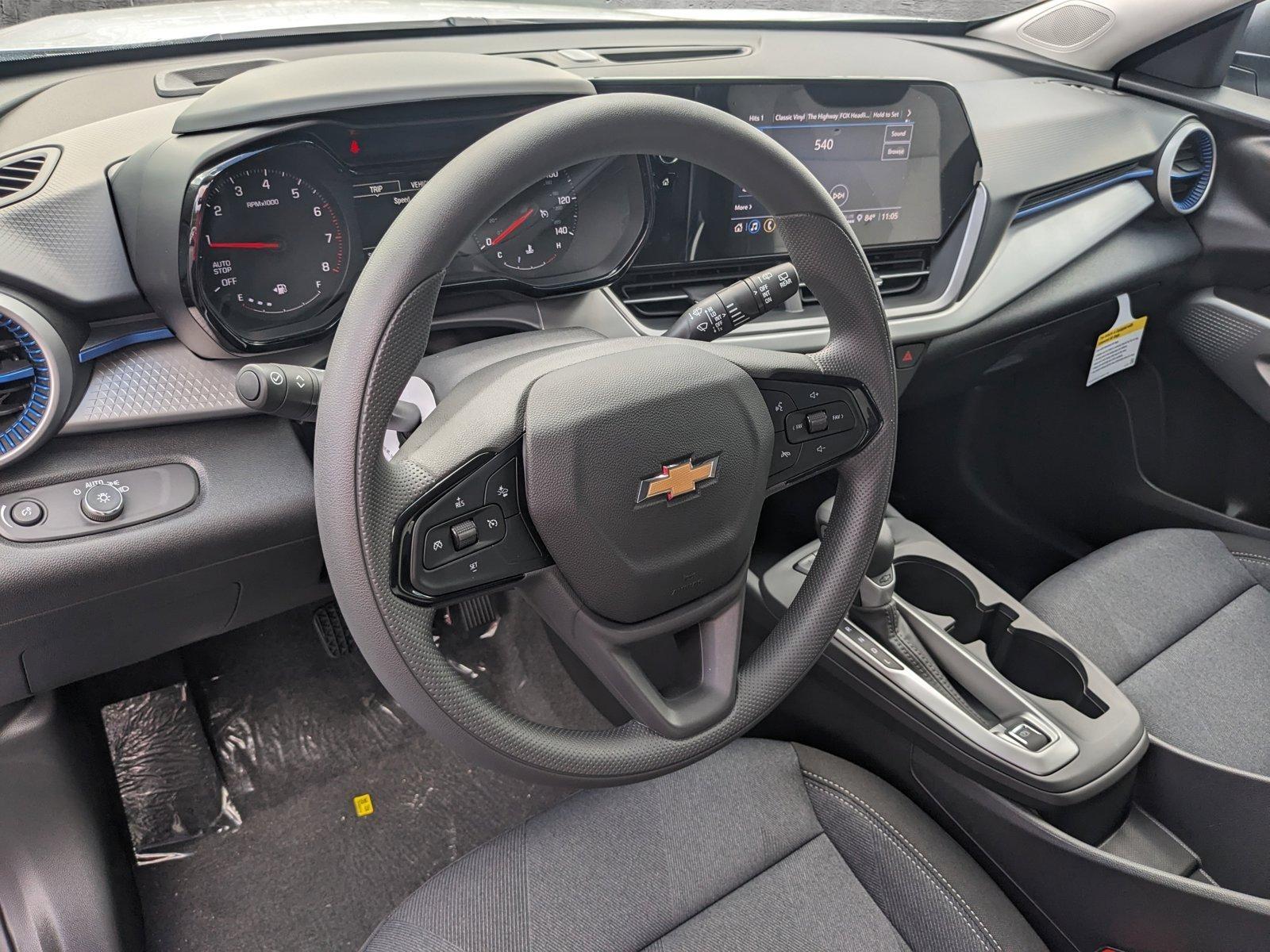 2025 Chevrolet Trax Vehicle Photo in GREENACRES, FL 33463-3207