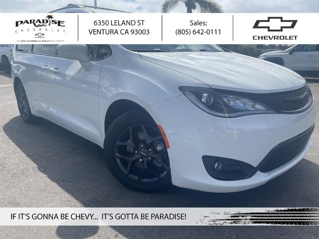 2018 Chrysler Pacifica Vehicle Photo in VENTURA, CA 93003-8585