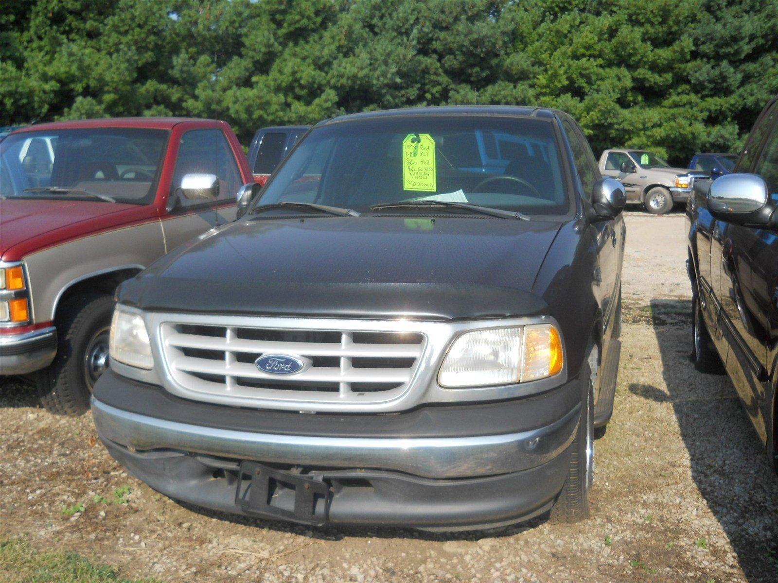 Used 1999 Ford F-150 XLT with VIN 1FTRX17W4XNB05804 for sale in Delavan, IL