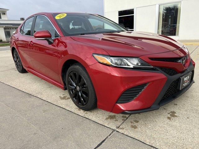 Used 2020 Toyota Camry SE with VIN 4T1G11AK8LU382174 for sale in Decorah, IA