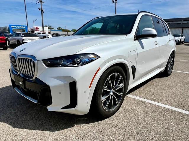 2024 BMW X5 xDrive50e Vehicle Photo in EFFINGHAM, IL 62401-2832