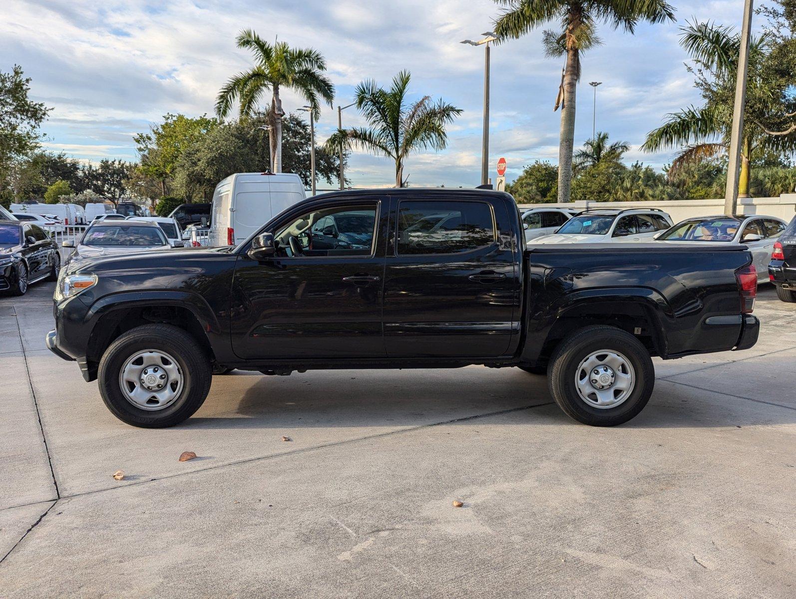 2022 Toyota Tacoma 4WD Vehicle Photo in Pembroke Pines , FL 33027