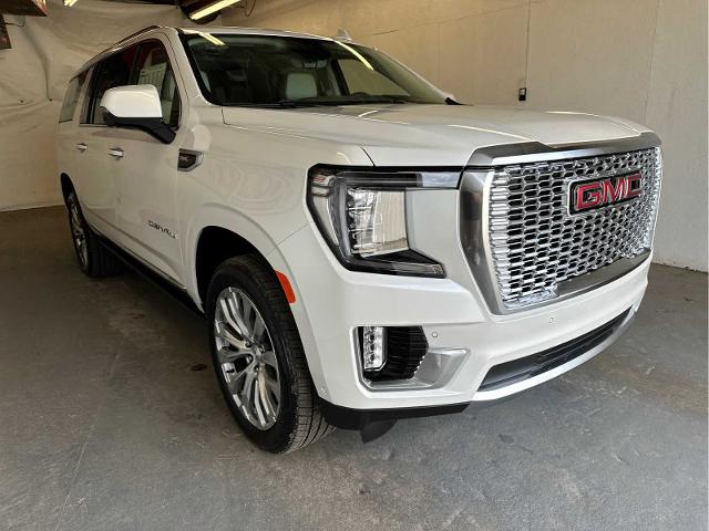 2024 GMC Yukon XL Vehicle Photo in RED SPRINGS, NC 28377-1640