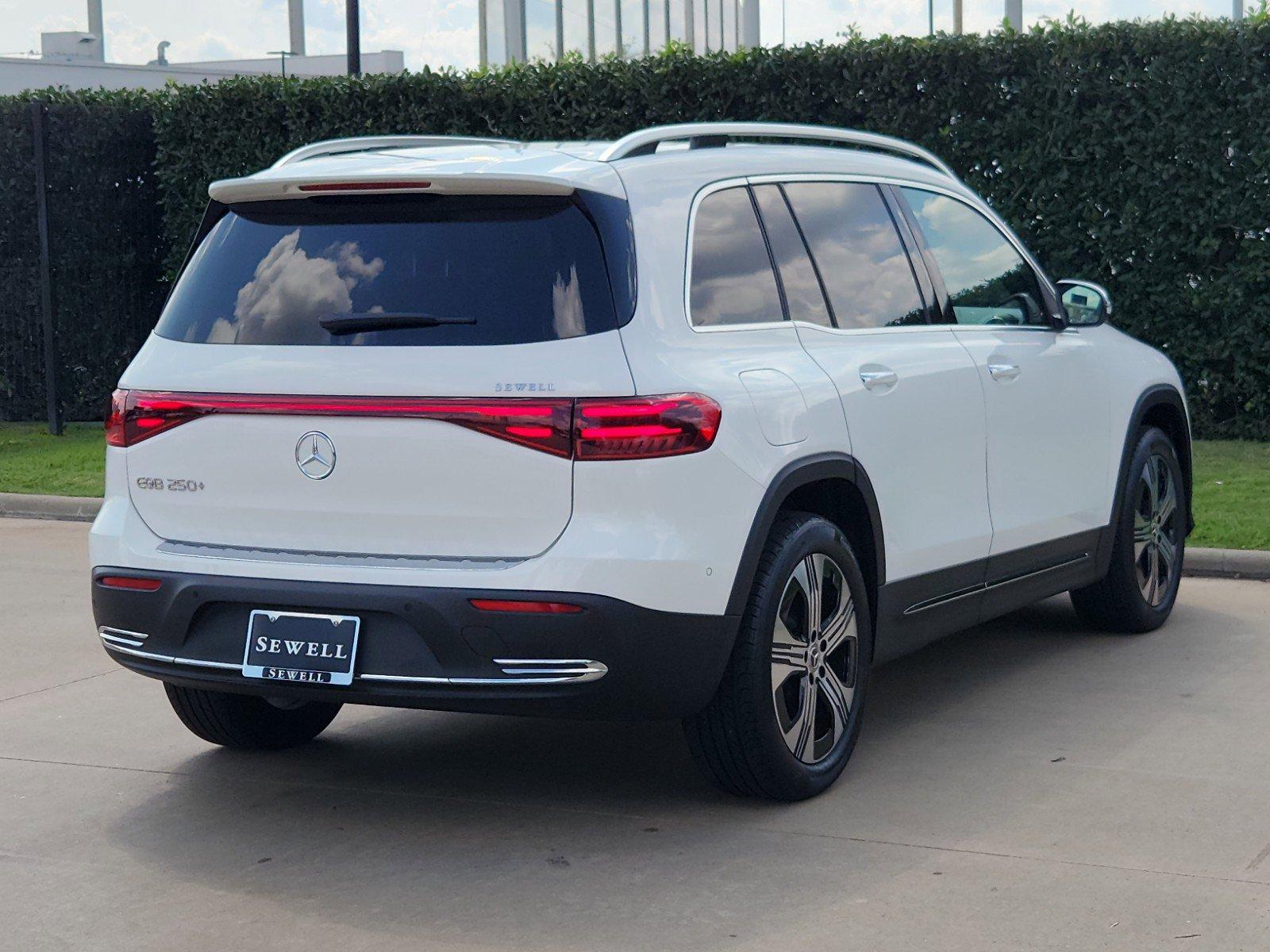 2024 Mercedes-Benz EQB Vehicle Photo in HOUSTON, TX 77079