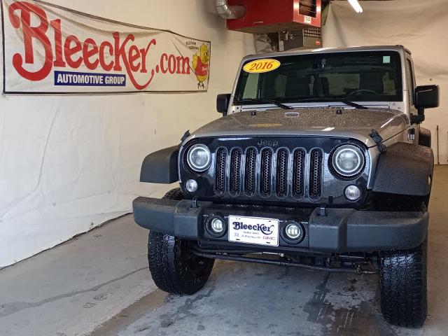 2016 Jeep Wrangler Vehicle Photo in RED SPRINGS, NC 28377-1640