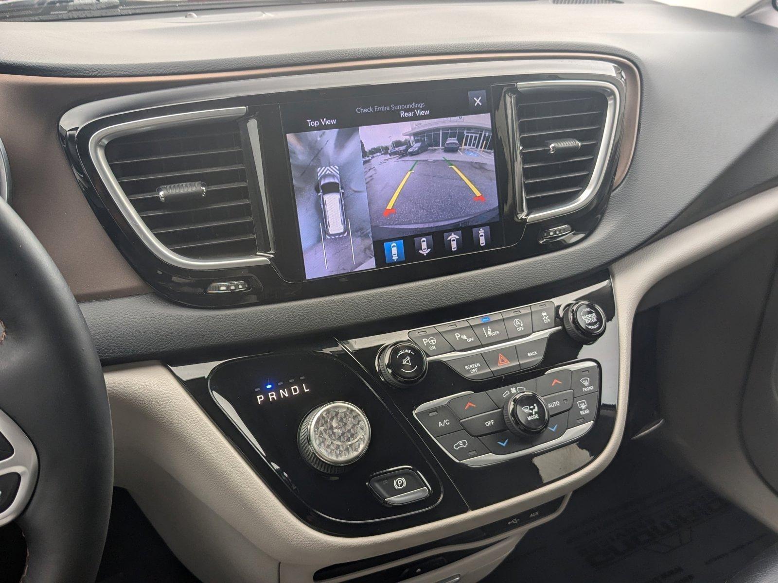 2017 Chrysler Pacifica Vehicle Photo in Towson, MD 21204