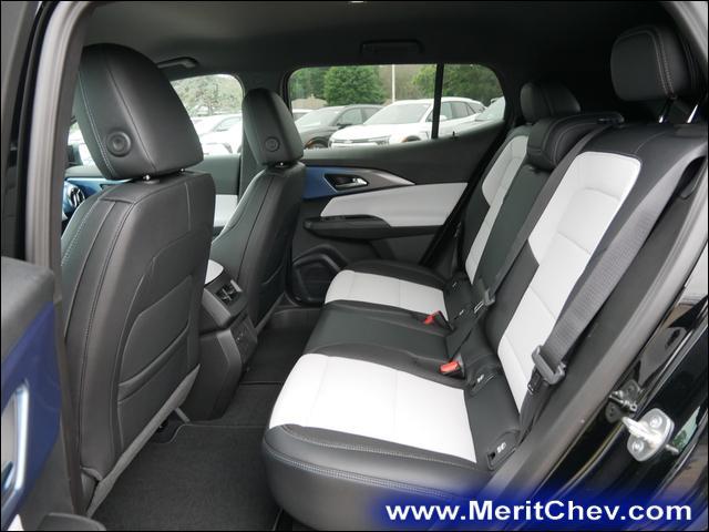 2024 Chevrolet Equinox EV Vehicle Photo in MAPLEWOOD, MN 55119-4794