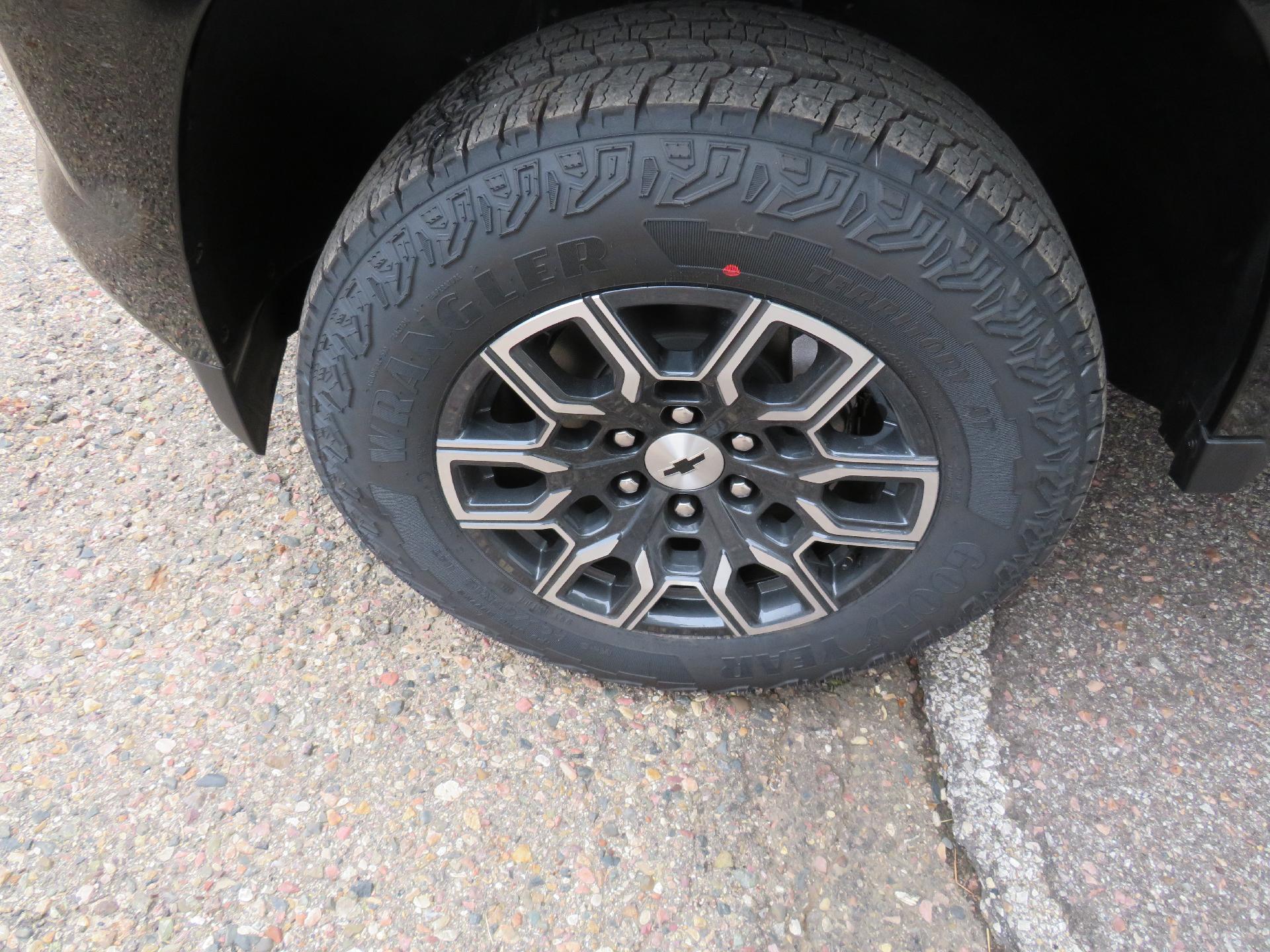 2024 Chevrolet Colorado Vehicle Photo in MAPLETON, IA 51034-1072