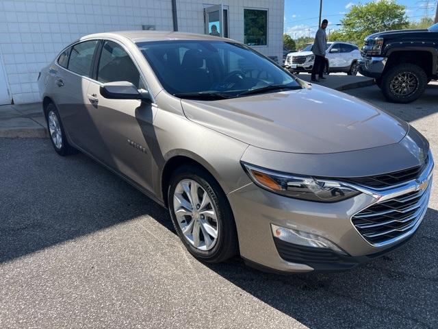 Used 2022 Chevrolet Malibu 1LT with VIN 1G1ZD5ST1NF113629 for sale in Milford, OH