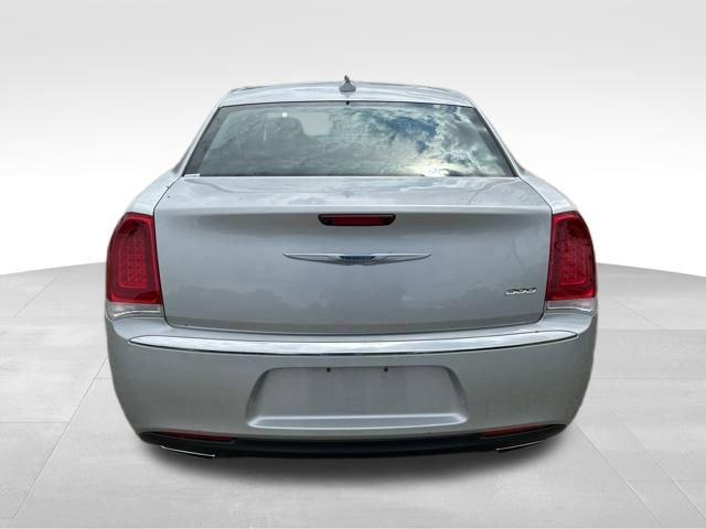 2020 Chrysler 300 Vehicle Photo in MEDINA, OH 44256-9631