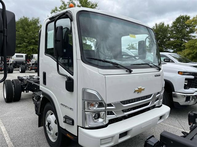 2025 Chevrolet Low Cab Forward 4500 Vehicle Photo in ALCOA, TN 37701-3235