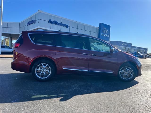 2019 Chrysler Pacifica Vehicle Photo in O'Fallon, IL 62269