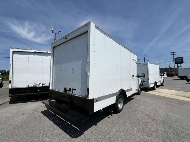 2023 Chevrolet Express Commercial Cutaway Vehicle Photo in ALCOA, TN 37701-3235