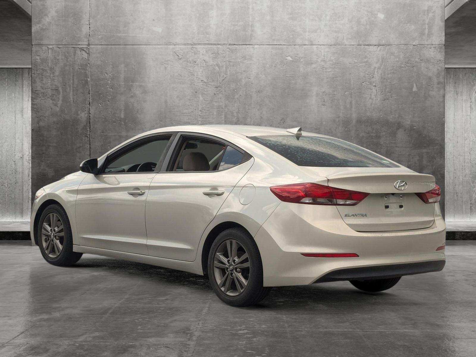 2017 Hyundai ELANTRA Vehicle Photo in St. Petersburg, FL 33713