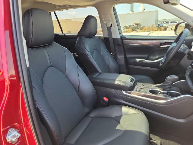 2023 Toyota Highlander Vehicle Photo in MIDLAND, TX 79703-7718