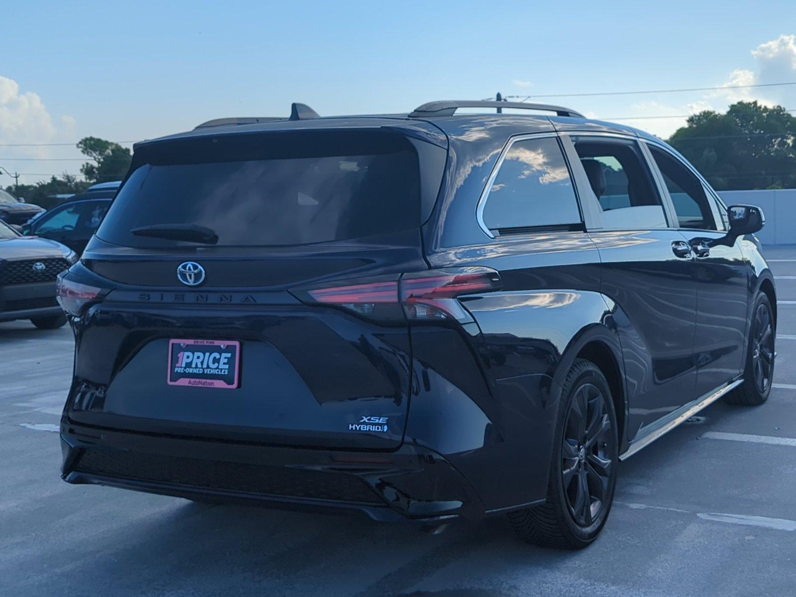 2022 Toyota Sienna Vehicle Photo in Ft. Myers, FL 33907