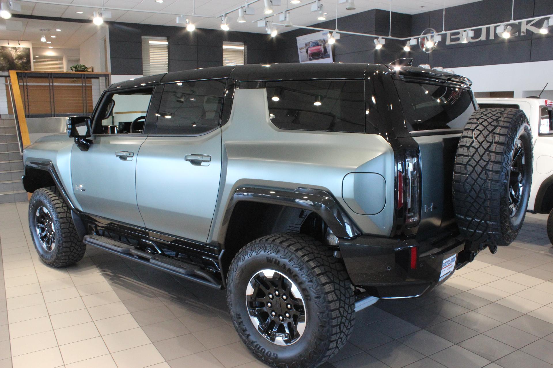 2024 GMC HUMMER EV SUV Vehicle Photo in AURORA, CO 80012-4011