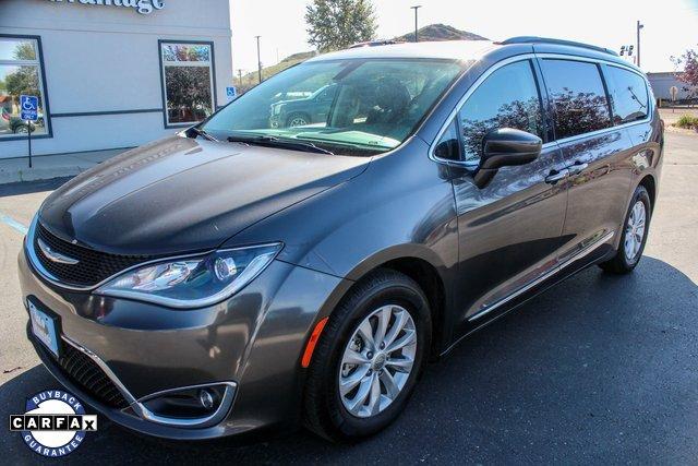 2017 Chrysler Pacifica Vehicle Photo in MILES CITY, MT 59301-5791