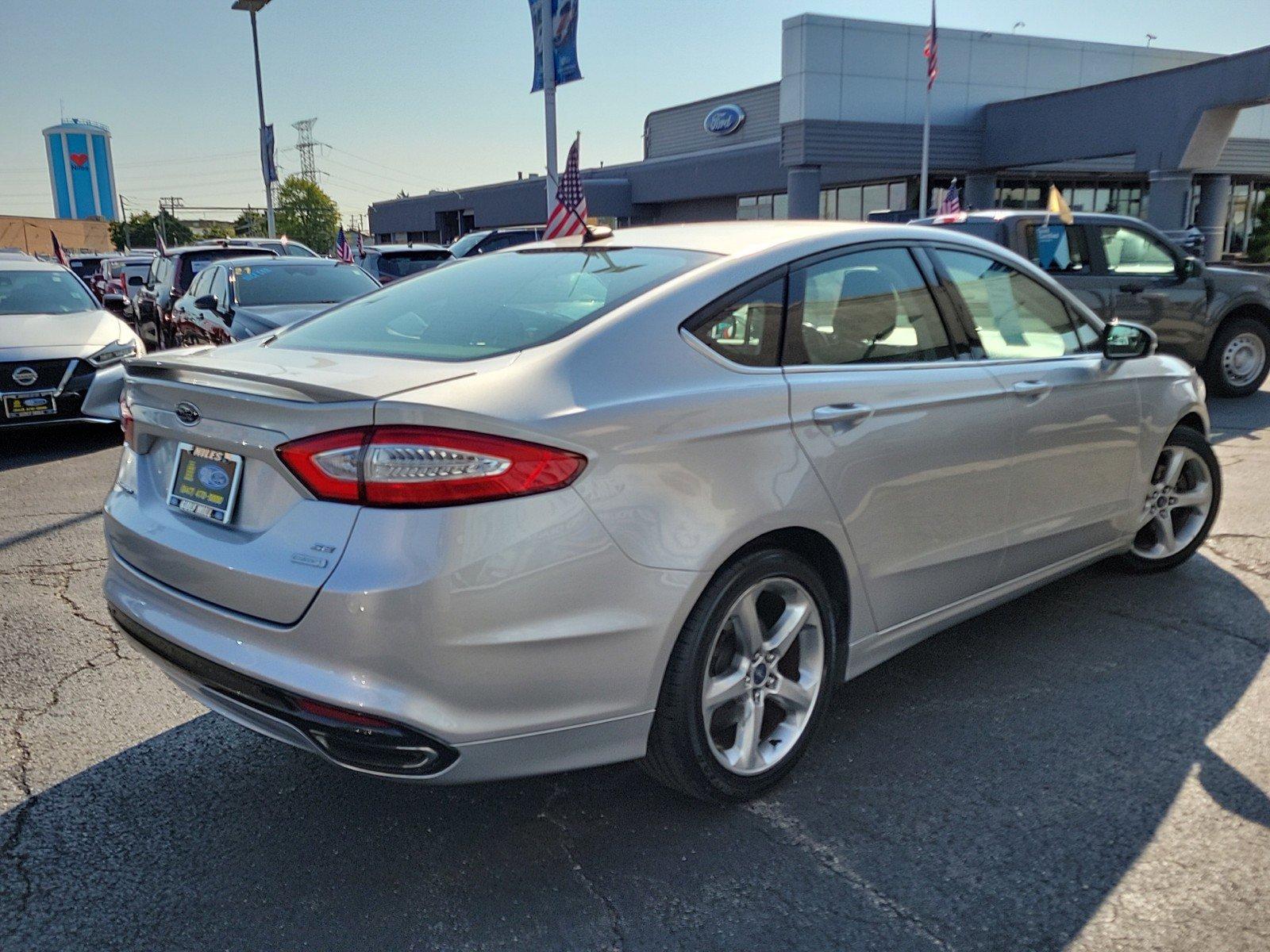 2013 Ford Fusion Vehicle Photo in Saint Charles, IL 60174